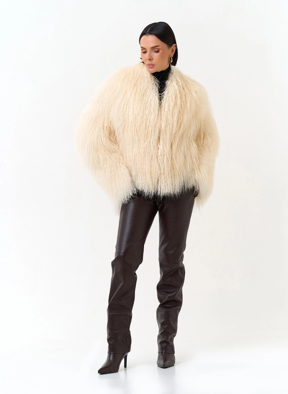Женская шуба из ламы фото