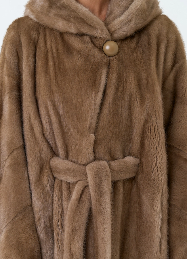 Женская шуба из меха норки с капюшоном модель № 33699 универмаг малина фото