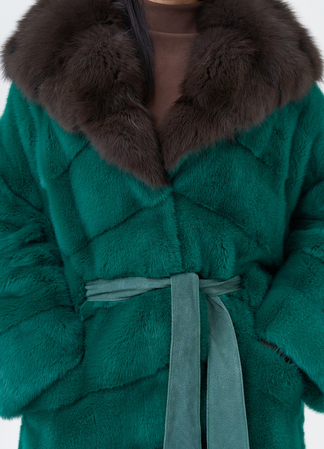 Норковая шуба с капюшоном из меха куницы модель № 29253 универмаг малина