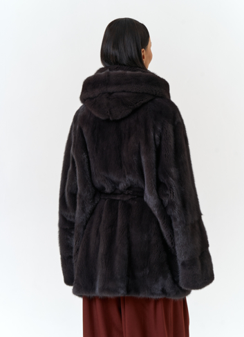 Шуба из меха норки с капюшоном