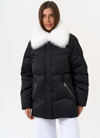 Женский пуховик с отделкой из меха песца