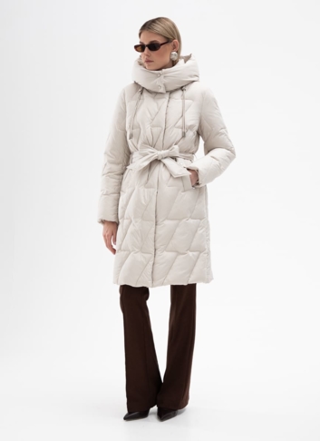 Женский светлый пуховик с поясом
