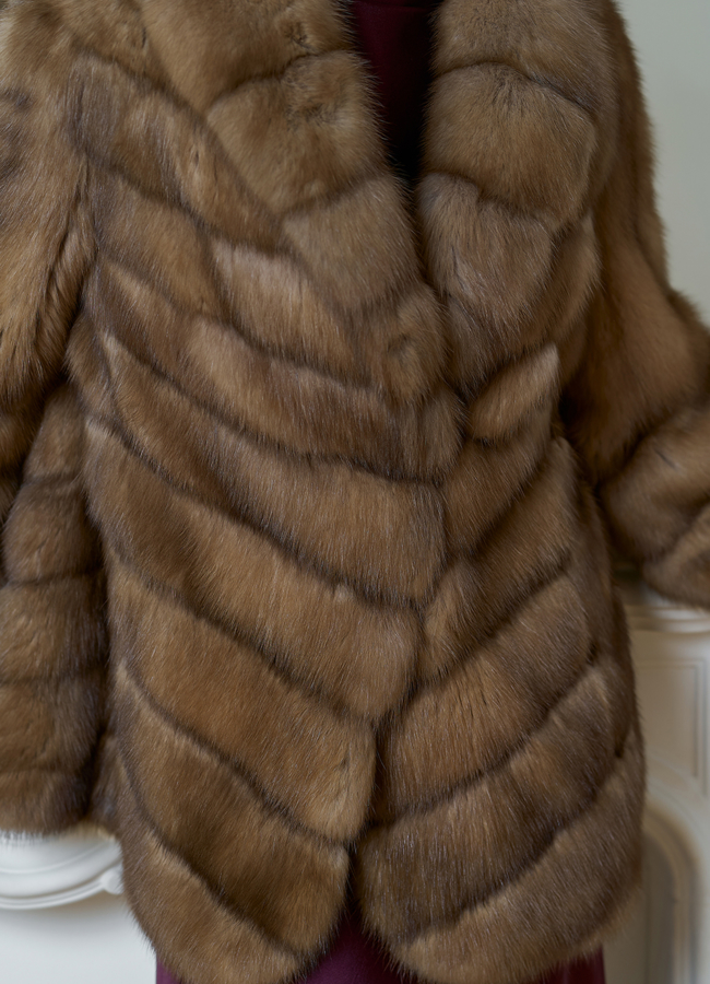 Женская шуба из куницы с воротником шаль модель № 31727 универмаг малина