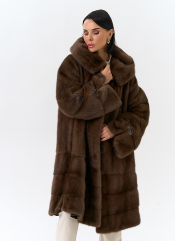 Шуба из меха норки с капюшоном