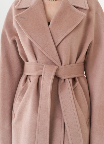 Пальто с английским воротником