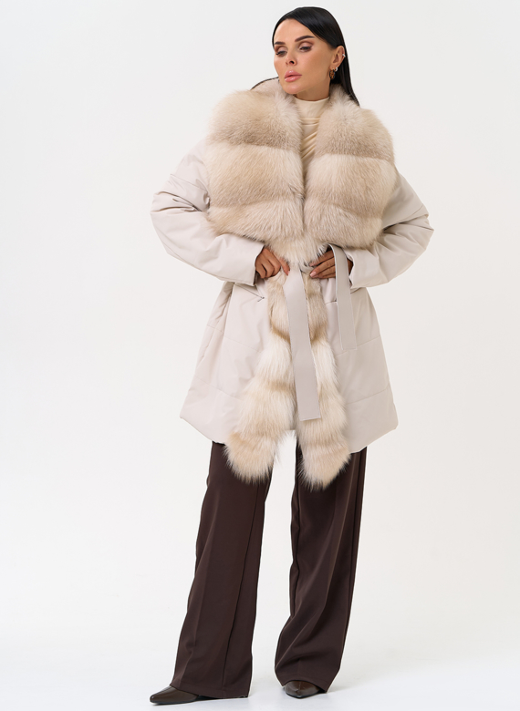 Женское зимнее полупальто с кожаным поясом