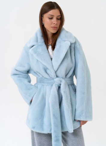 Женская шуба из эко меха в голубом цвете