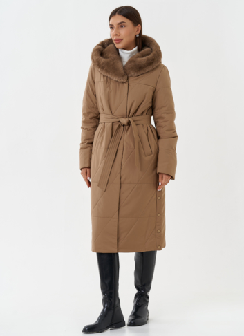 Пуховик с капюшоном из эко меха