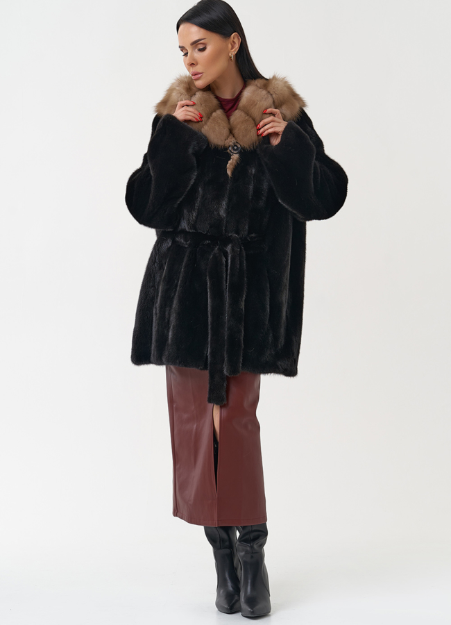 Норковая шуба с капюшоном из меха куницы модель № 30481 универмаг малина