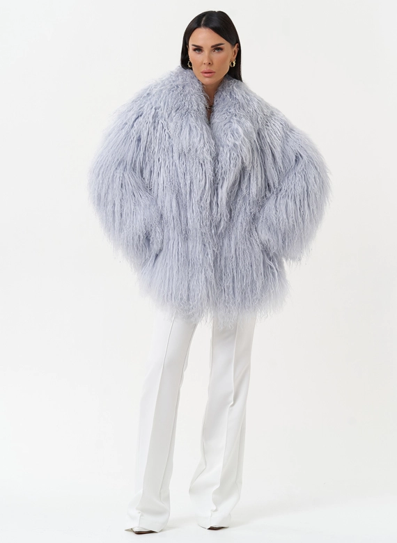 Женская шуба из меха ламы