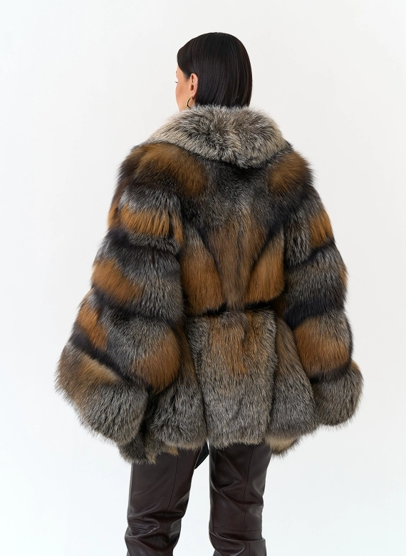 Шуба из меха лисы с поясом фото