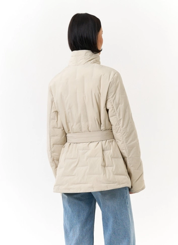 Женская куртка с поясом