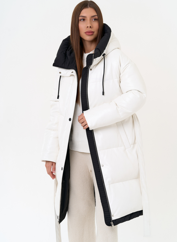 Белый пуховик из эко кожи с поясом