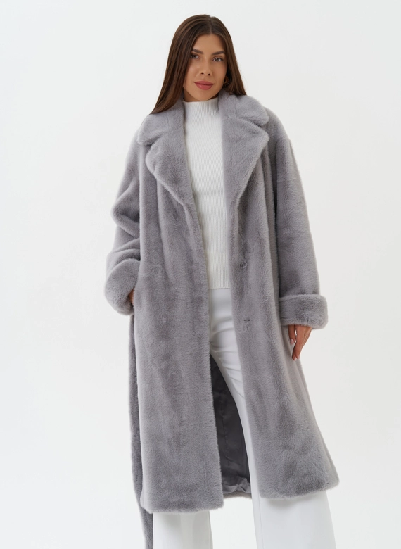 Пальто из эко меха с английским воротником