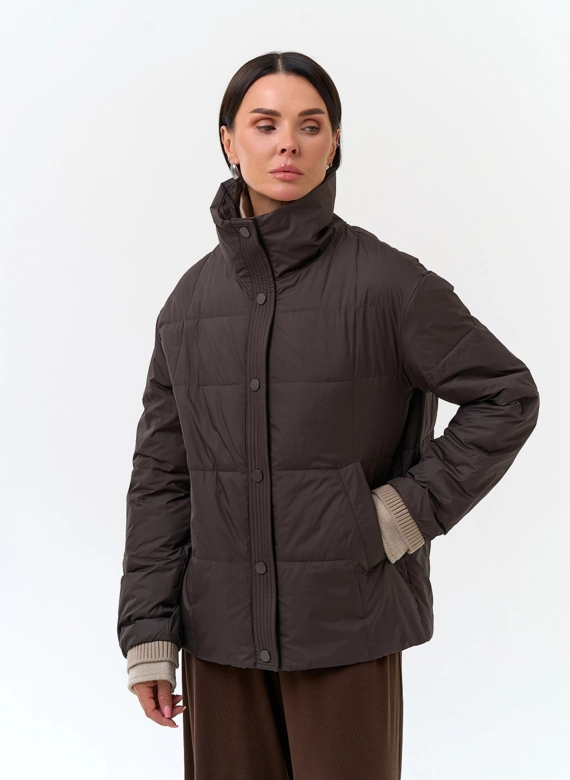 Женская куртка с воротником стойкой