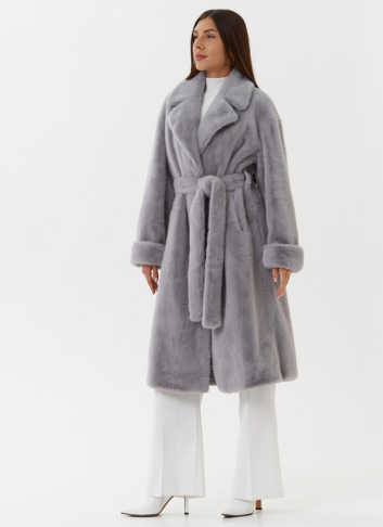 Пальто из эко меха с английским воротником