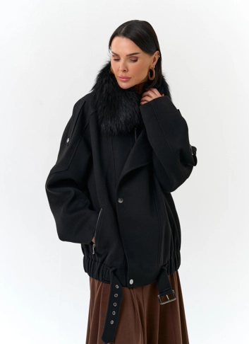 Женское укороченное пальто с отделкой из меха лисы фото