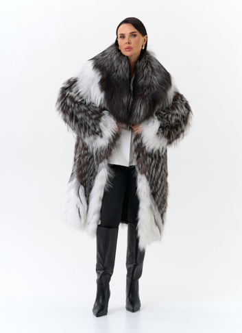 Шуба из меха чернобурой лисы Шуба из меха чернобурой лисы