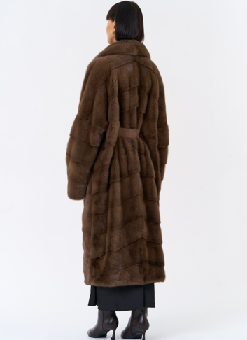 Длинная шуба с английским воротником