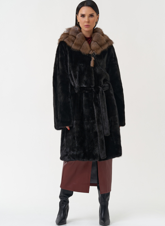 Норковая шуба с капюшоном из меха куницы
