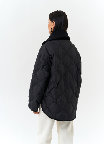 Женская двухсторонняя куртка с высоким воротником